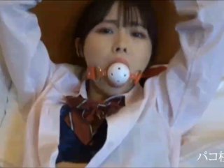 帮女友舔她的鲜嫩鲍鱼她就高潮了